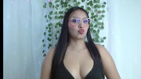 Amber  online show from March 9, 11:15 am