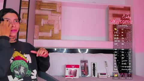 Amber  online show from April 9, 1:39 pm