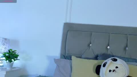 amber_bull online show from April 18, 7:07 pm