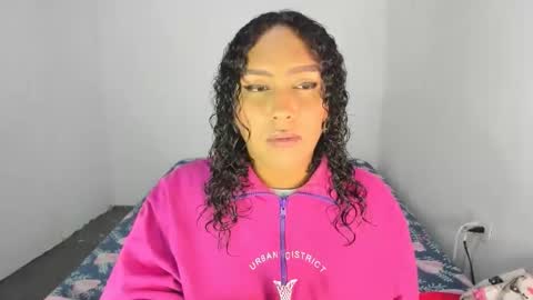 Snapshot of amber_lee20 chatting on October 23, 2:13 am LUISA online show from October 23, 2:13 am