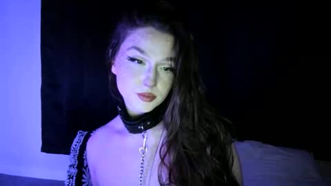 amberkinsley online show from November 1, 7:07 am