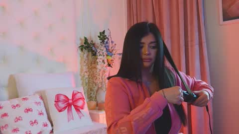 Amberseyes online show from March 22, 9:24 am