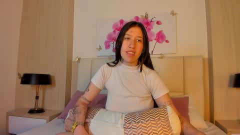 Amber online show from April 2, 1:51 pm