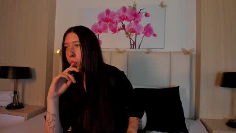 Amber online show from March 27, 2:18 pm