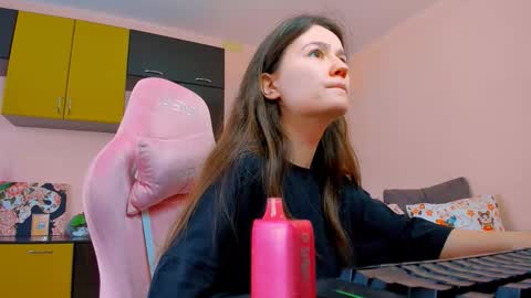 Snapshot of ameli_moon chatting on September 27, 11:08 am Eileen online show from September 27, 11:08 am