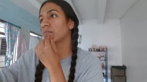 amelia  online show from October 1, 3:11 pm