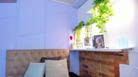Amelia Adams online show from July 21, 12:29 pm