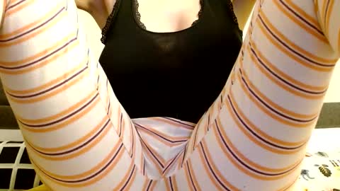 Snapshot of ameliaisme chatting on October 16, 11:03 pm AME  or  Amelia online show from October 16, 11:03 pm