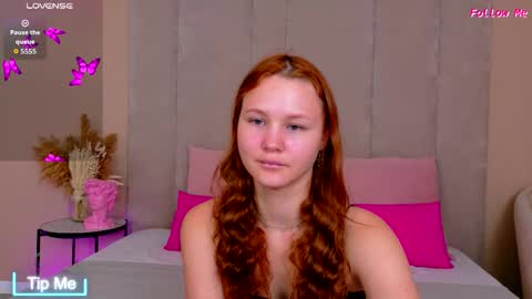 AmeliRoyse online show from November 17, 5:15 pm