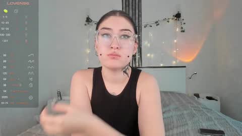 Aylin  online show from February 15, 8:33 am