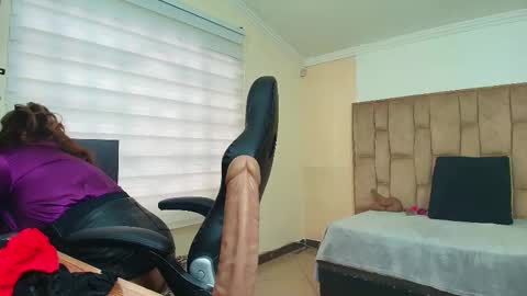 Amell Thomson online show from November 26, 11:51 am