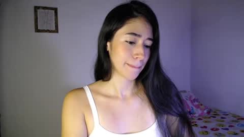 Snapshot of amelycaro chatting on December 26, 5:15 am Amely  online show from December 26, 5:15 am