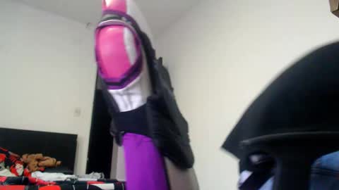 Snapshot of american_challenges chatting on March 10, 10:55 pm miguel online show from March 10, 10:55 pm