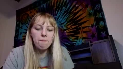 amethystmoon18 online show from March 5, 3:59 am