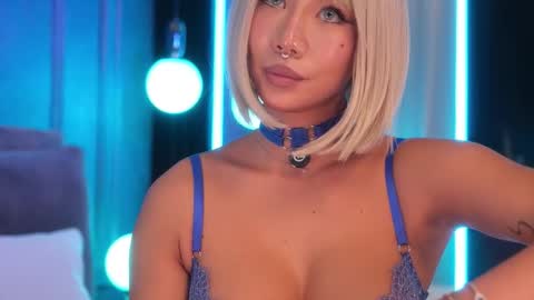 Snapshot of ami_katana chatting on October 22, 1:24 pm Ami online show from October 22, 1:24 pm