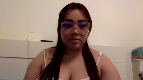 ami_rosee online show from February 3, 6:40 am