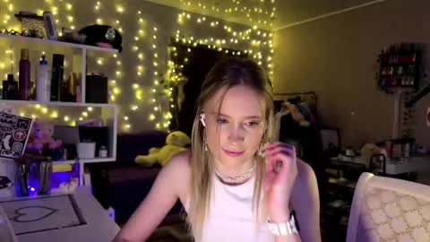 Amily online show from February 25, 2:20 pm