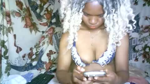 aminah01 online show from February 12, 6:28 am