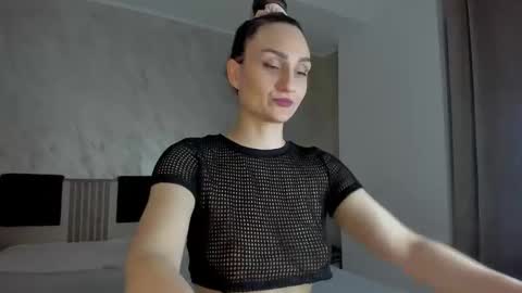 AmiraAnne online show from March 19, 7:30 pm