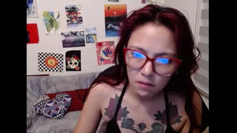 yisel online show from March 1, 1:21 am