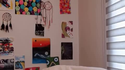 yisel online show from October 31, 5:02 pm