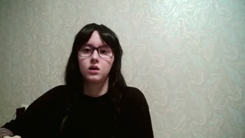 Amomira online show from April 4, 11:45 pm