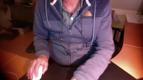 Snapshot of amor2200 chatting on October 26, 7:13 pm Amor2200 online show from October 26, 7:13 pm