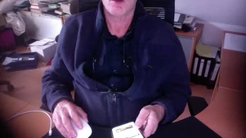 Snapshot of amor2200 chatting on September 15, 5:14 pm Amor2200 online show from September 15, 5:14 pm