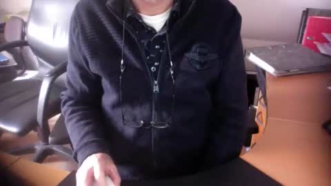 Snapshot of amor2200 chatting on February 3, 9:41 am Amor2200 online show from February 3, 9:41 am