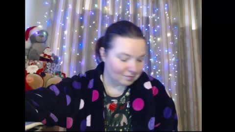 amorelara online show from November 16, 9:00 am