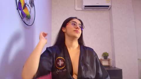amy__wats0n online show from December 2, 7:12 pm