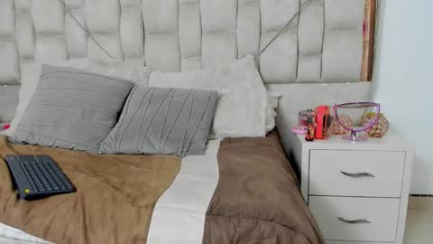 Amy Cortes online show from November 26, 9:22 pm