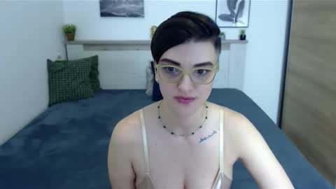 Hi there guys  My pleasure in your hands  pvt is open online show from February 3, 6:45 pm