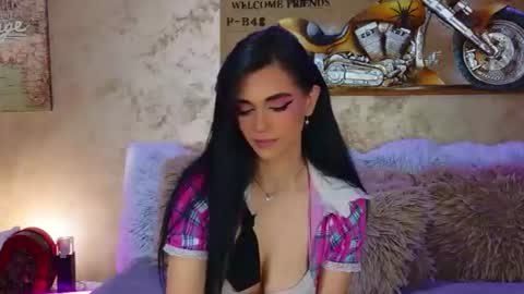 amynaxx online show from June 13, 9:25 pm