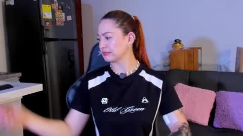 Amy online show from April 11, 7:29 pm