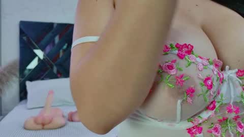 amytorres_ online show from May 22, 4:03 pm