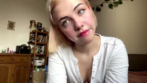 Amy online show from March 21, 8:19 am