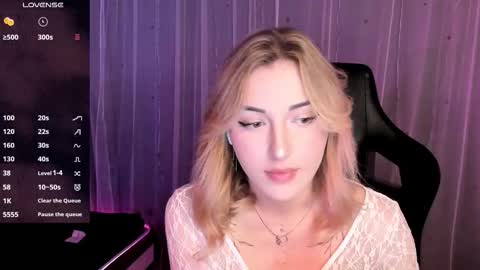 amyvilvet online show from January 18, 9:24 pm