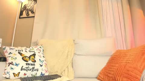 Snapshot of ana_jasper chatting on October 28, 10:11 pm Ana Maria online show from October 28, 10:11 pm