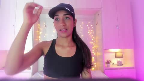 anaacollins_ online show from April 2, 1:51 pm