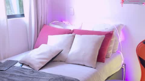 ANABEL WOLF  online show from March 7, 3:45 pm