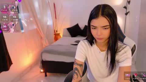 ANABEL WOLF  online show from November 18, 3:37 pm