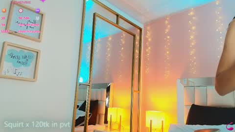 Anahi  online show from April 15, 7:49 pm