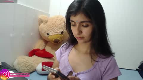 Snapshot of anahibrowns95 chatting on February 24, 10:58 pm Anahi Browns online show from February 24, 10:58 pm