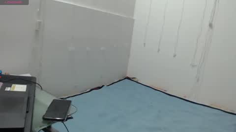 Snapshot of anahibrowns95 chatting on March 4, 10:16 pm Anahi Browns online show from March 4, 10:16 pm