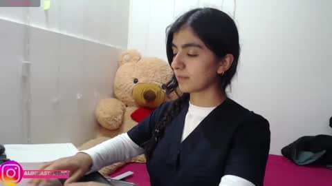 Snapshot of anahibrowns95 chatting on October 6, 8:48 pm Anahi Browns online show from October 6, 8:48 pm