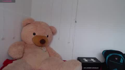 Anahi Browns online show from February 2, 6:37 pm