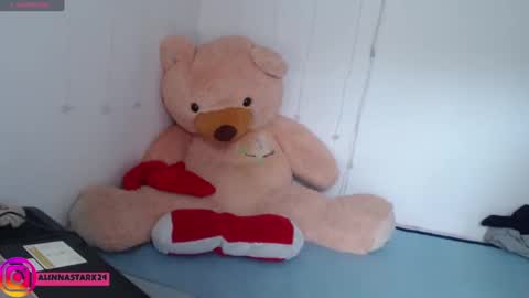 Snapshot of anahibrowns95 chatting on February 24, 7:41 pm Anahi Browns online show from February 24, 7:41 pm