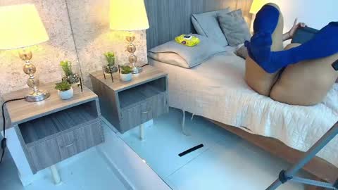 Anais online show from May 31, 6:09 pm