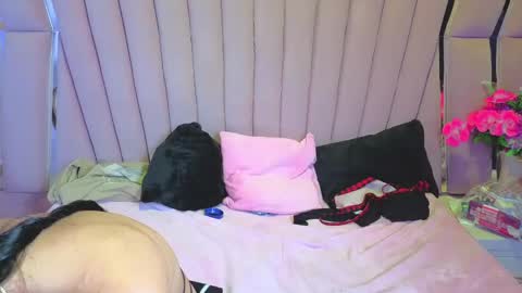 AbbyAndAntonela online show from December 2, 1:20 pm